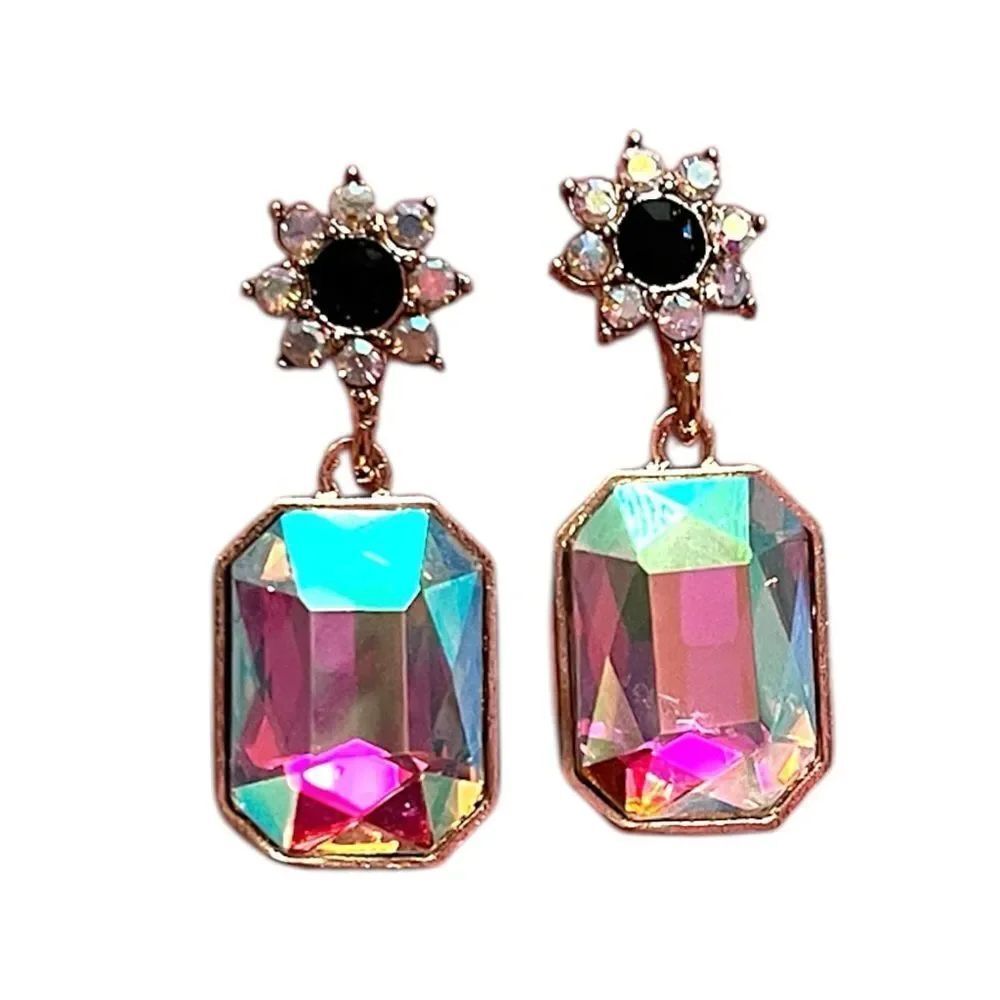 💎2/$30💎 Elegant Iridescent Rhinestone Flower Dangle Gold Tone Earrings